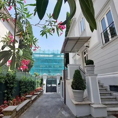 Youroom Monteverde - בית הארחה *
